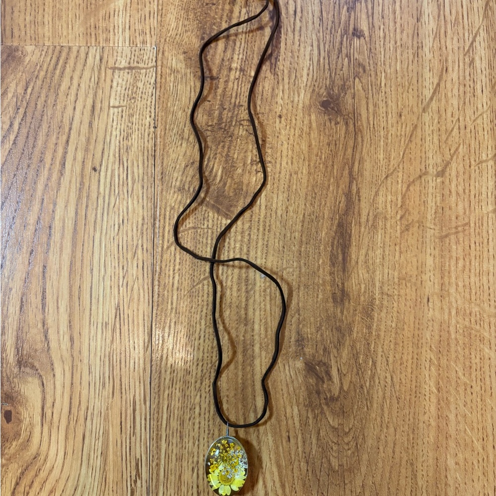 Elegant Yellow Pendant Necklace